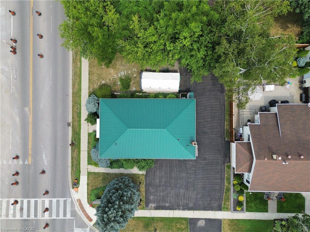 205 Norfolk Street N Property Photo 30