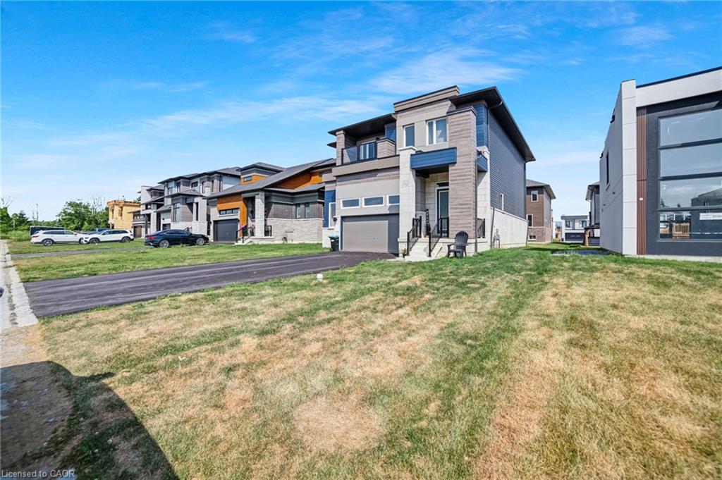 3742 Sunbank Crescent Property Photo 2