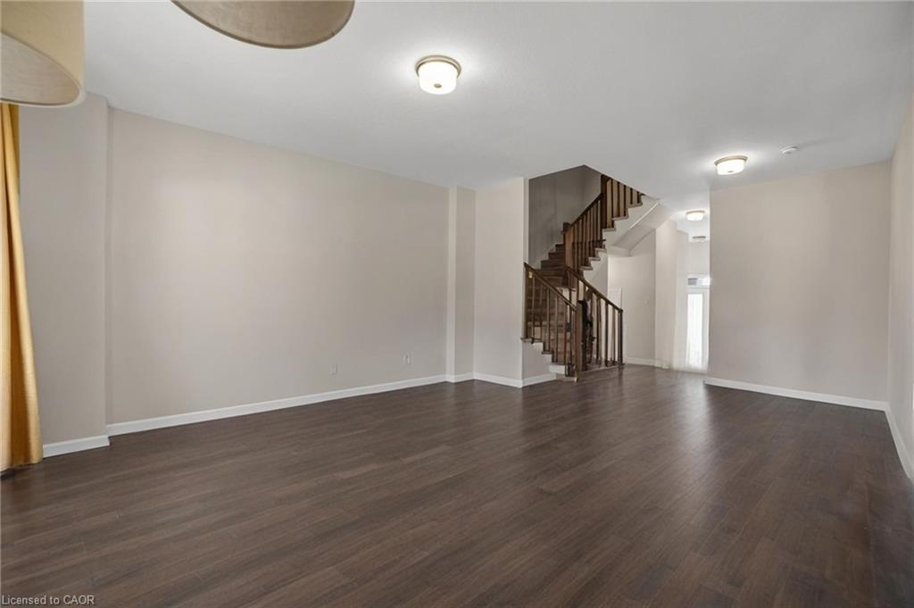 3742 Sunbank Crescent Property Photo 9