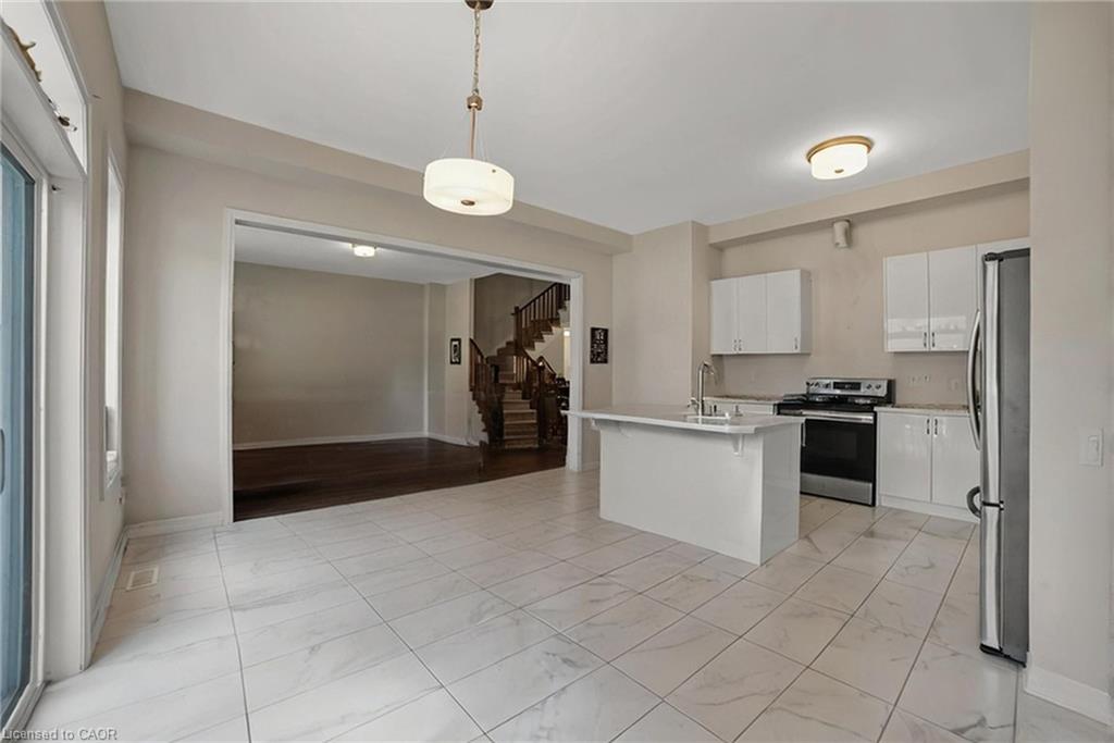 3742 Sunbank Crescent Property Photo 14