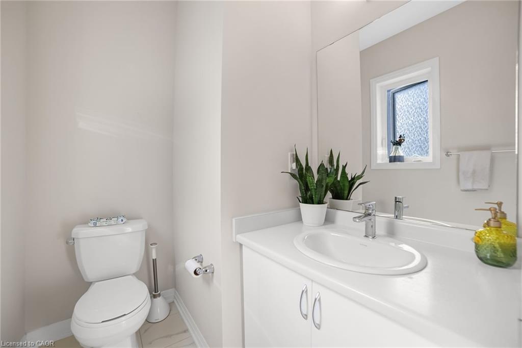 3742 Sunbank Crescent Property Photo 18