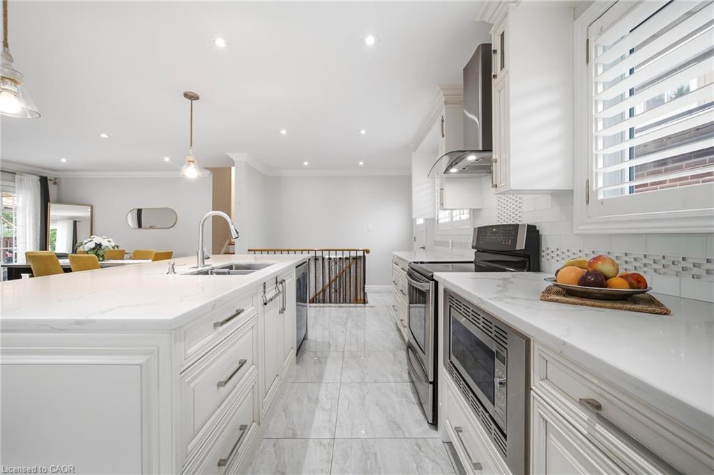 6346 Neuchatel Road Property Photo 4