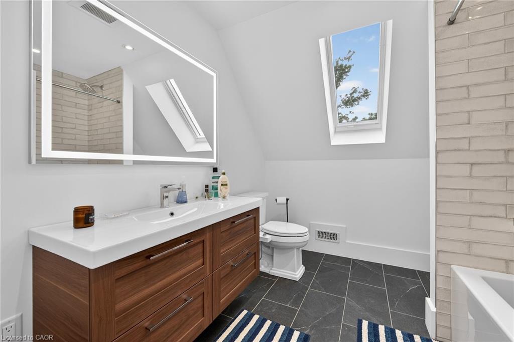 1300 River Road Property Photo 28