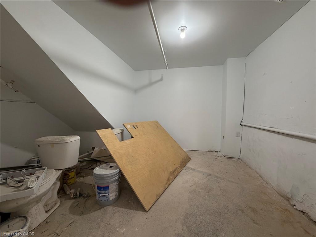 271 King Street E Property Photo 10