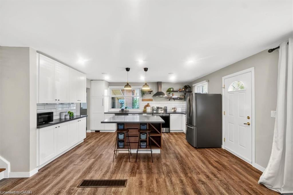 35 Weichel Street Property Photo 8