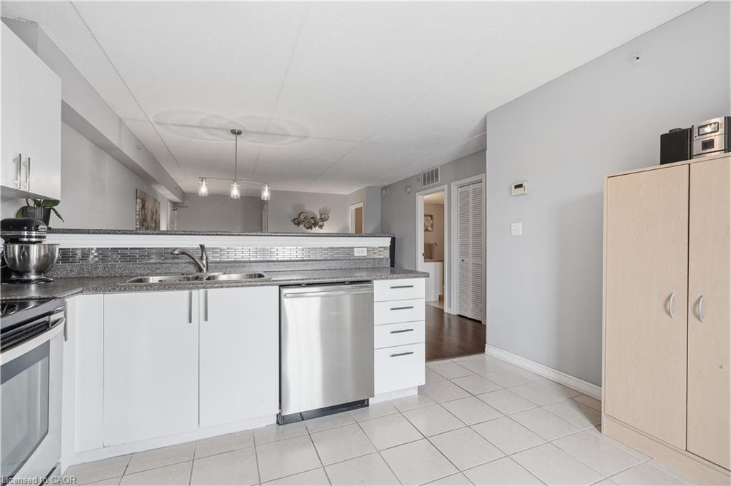 307-2035 Appleby Line Property Photo 20