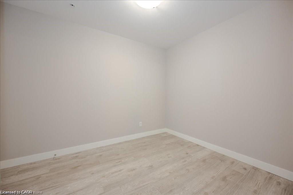 811-1 Victoria Street S Property Photo 15