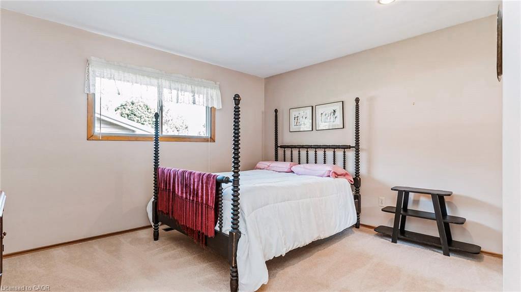 457 Three Valleys Crescent Property Photo 20