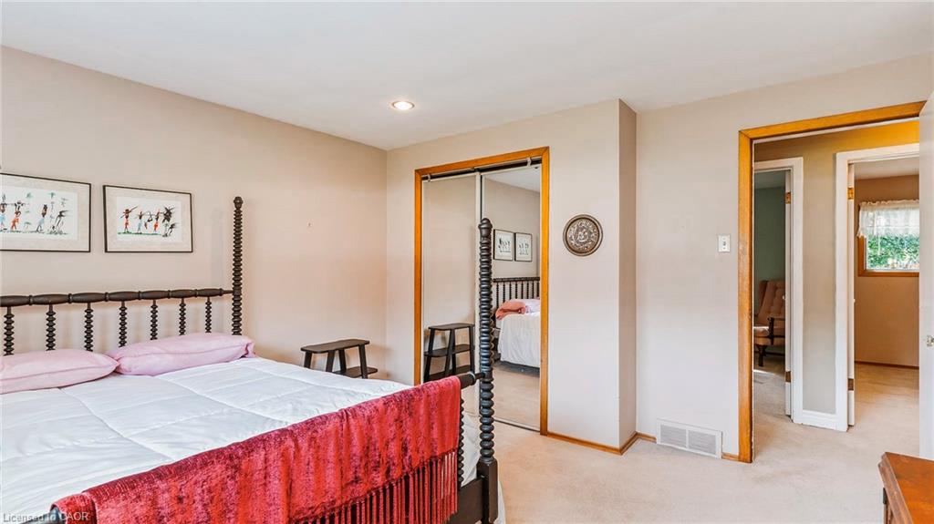 457 Three Valleys Crescent Property Photo 21