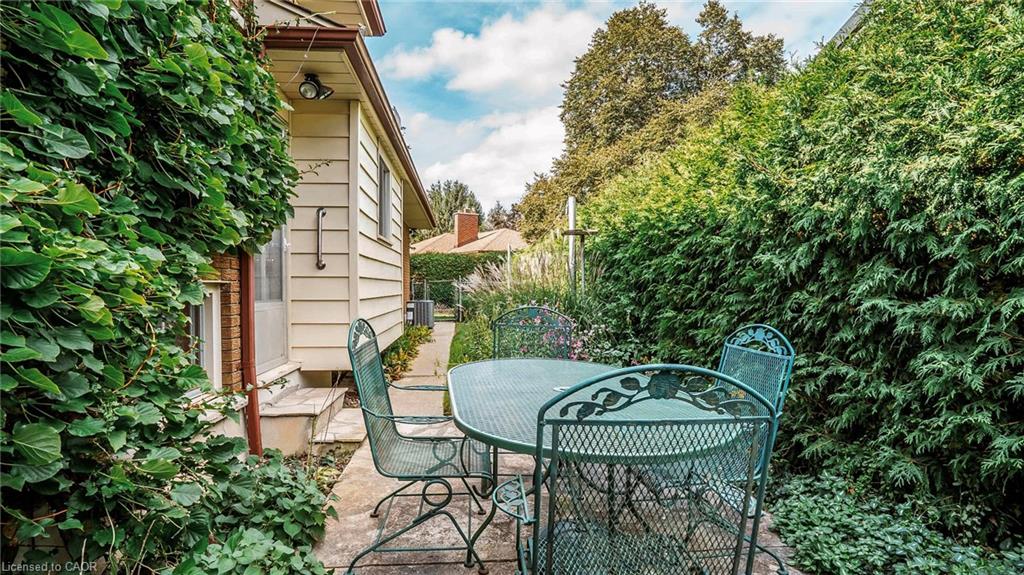 457 Three Valleys Crescent Property Photo 38