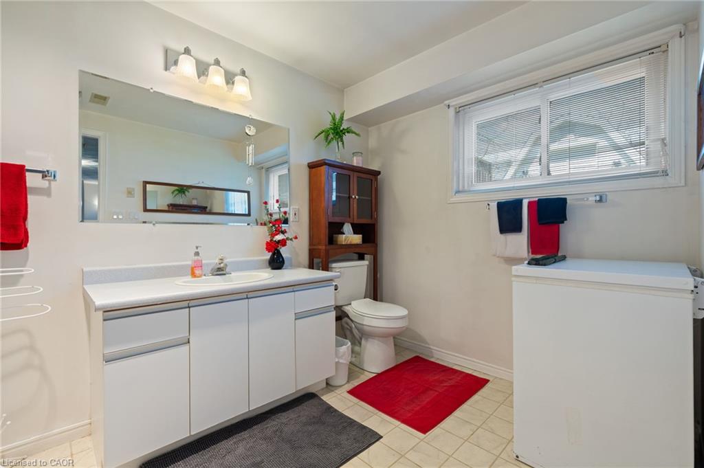 2 Hampton Court Property Photo 19