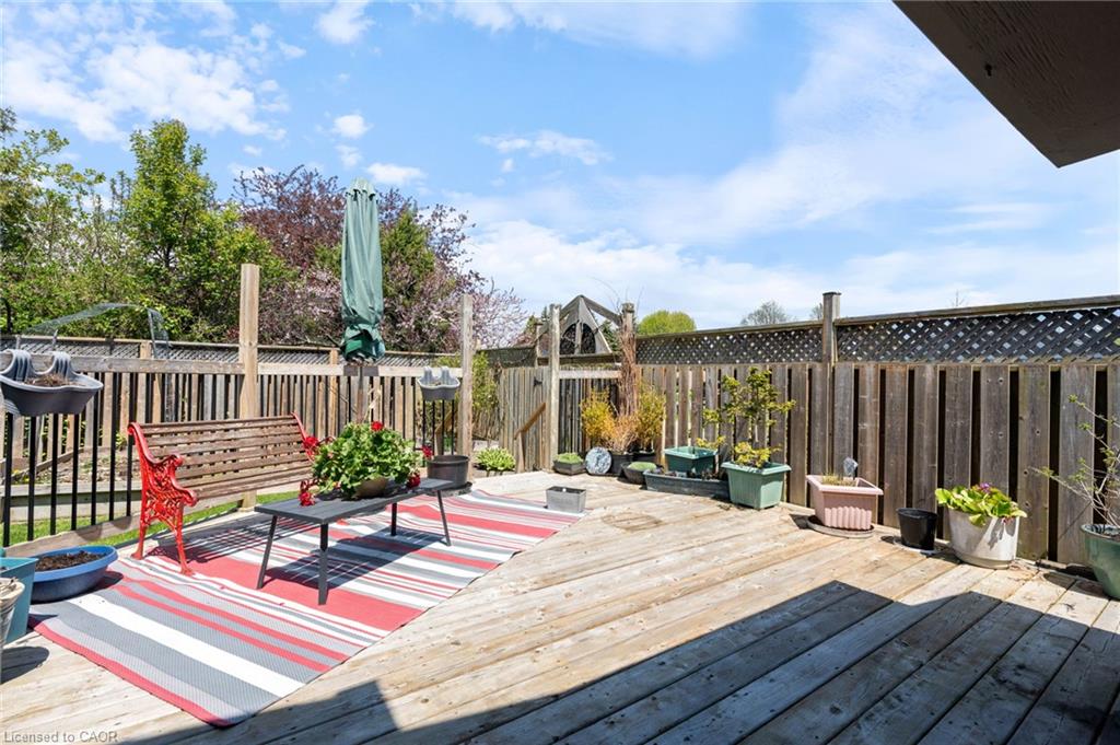 2 Hampton Court Property Photo 21