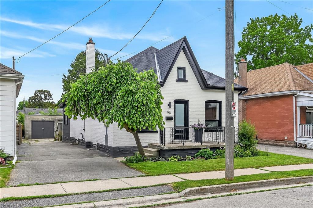96 Aberdeen Avenue