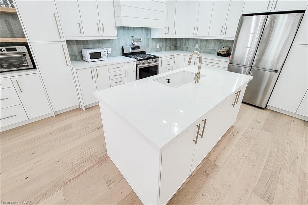 8 Secinaro Avenue Property Photo 18