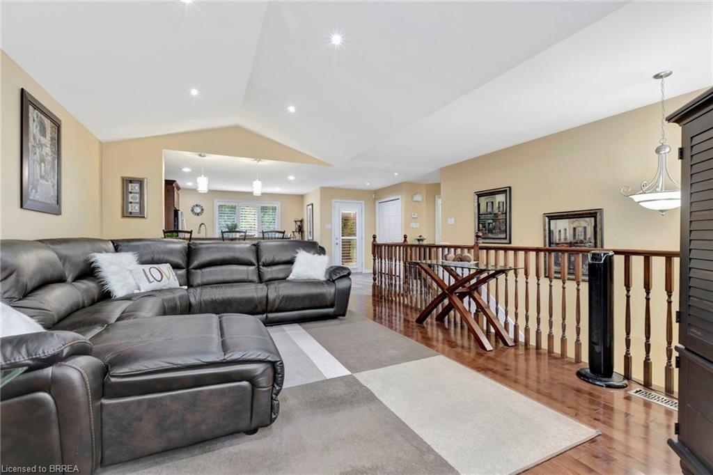 10 Stratford Terrace Property Photo 4