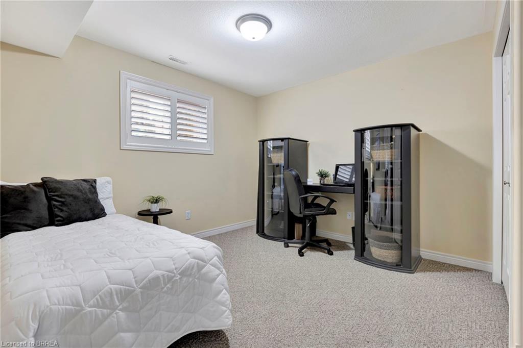 10 Stratford Terrace Property Photo 16