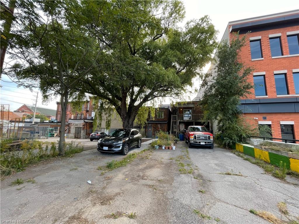 133 James Street N Property Photo 11