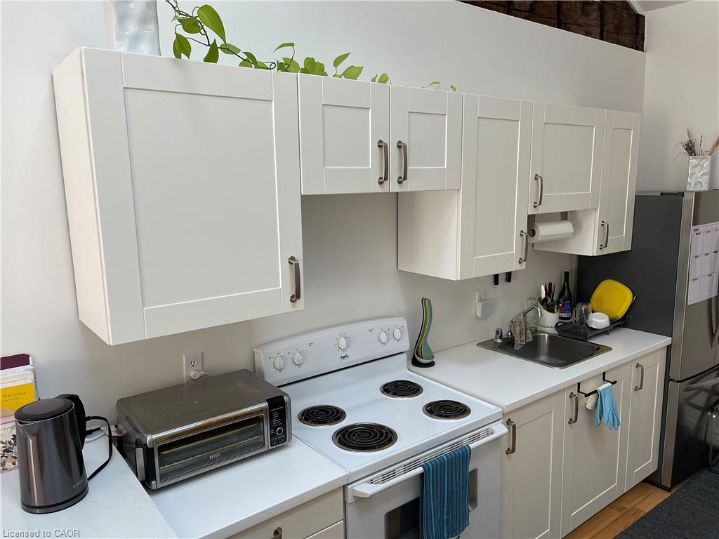 133 James Street N Property Photo 21