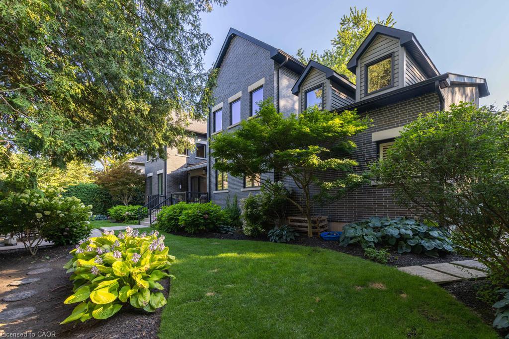253 Rossmore Boulevard Property Photo 3