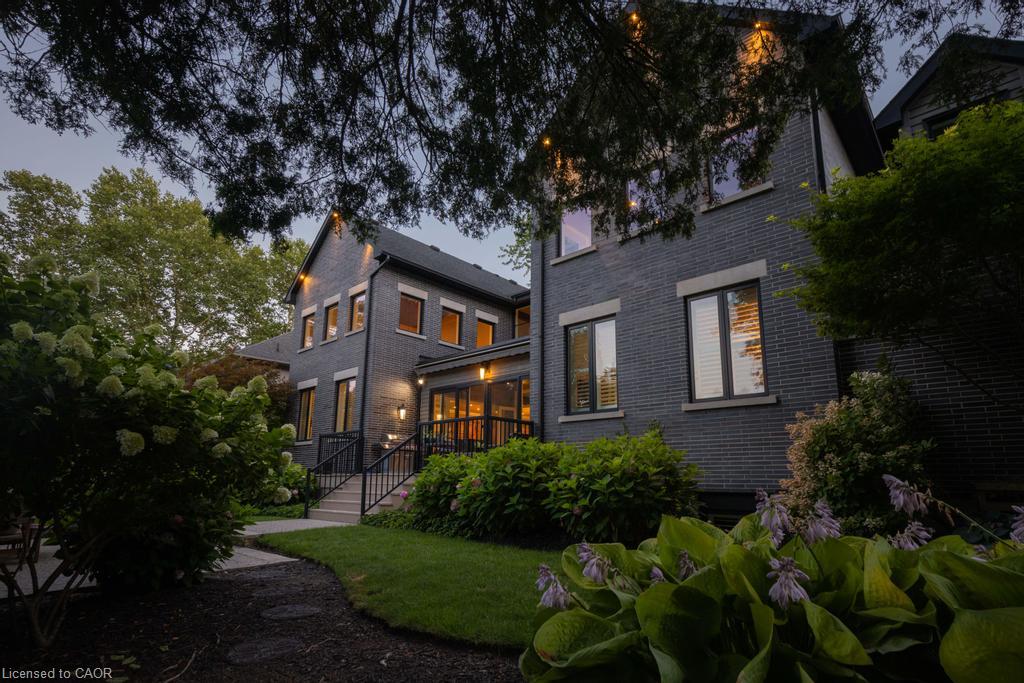 253 Rossmore Boulevard Property Photo 4