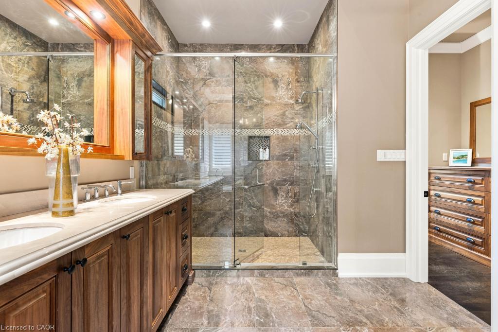 253 Rossmore Boulevard Property Photo 29