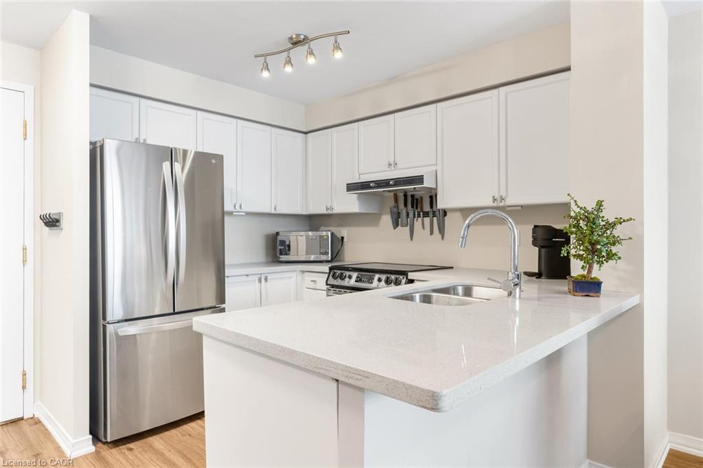 2565 Erin Centre Boulevard Property Photo 1