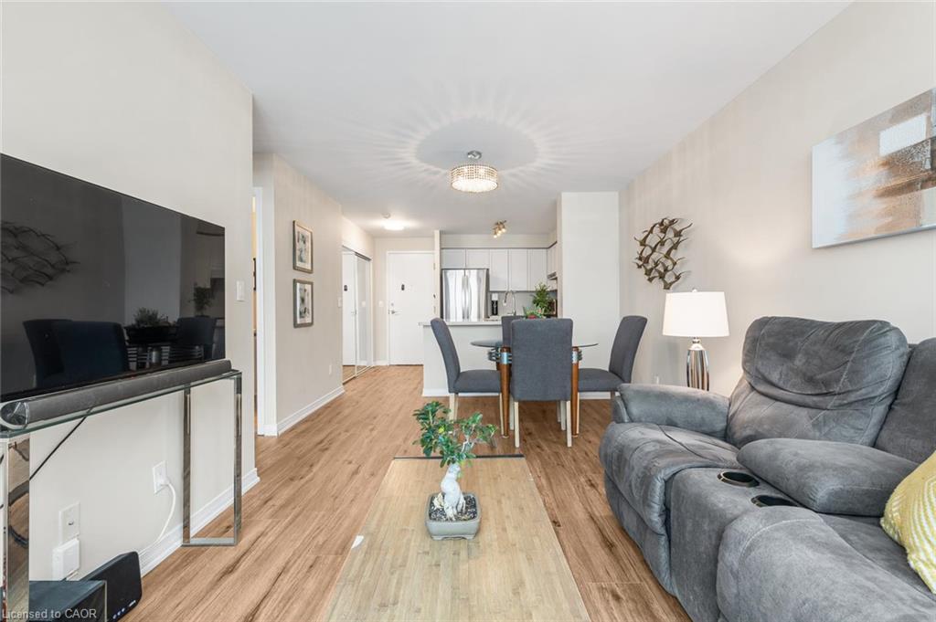 2565 Erin Centre Boulevard Property Photo 11