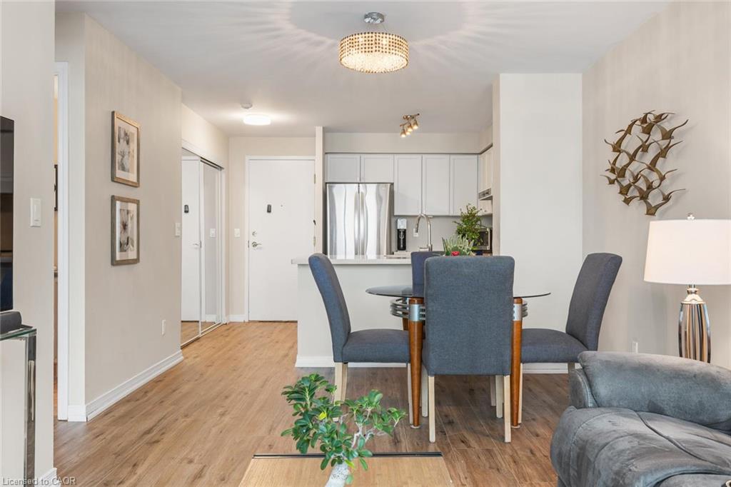 2565 Erin Centre Boulevard Property Photo 12