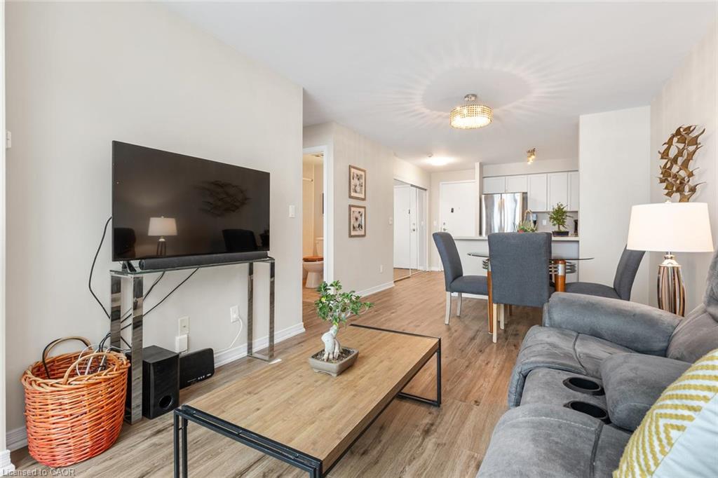 2565 Erin Centre Boulevard Property Photo 13