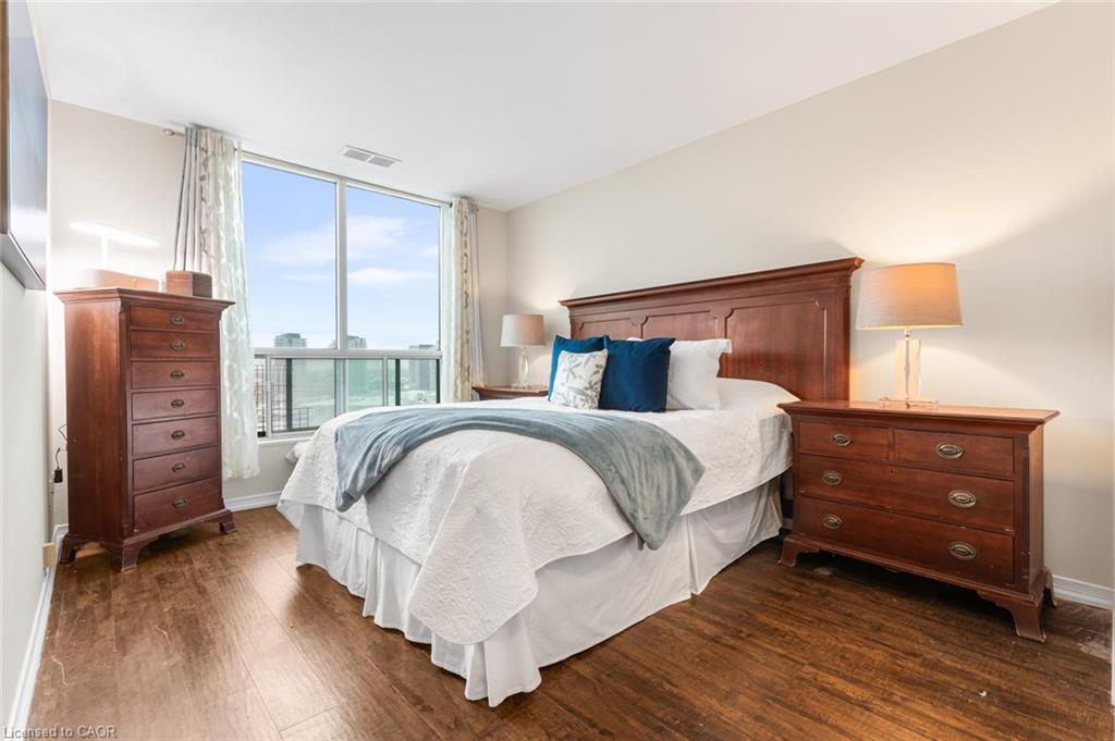 2565 Erin Centre Boulevard Property Photo 19