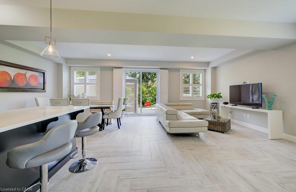 924 Chapel Hill Court Property Photo 7
