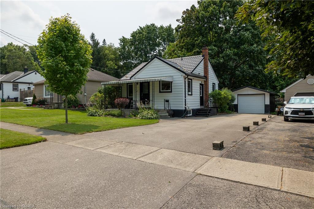 260 Robinson Street Property Photo 1