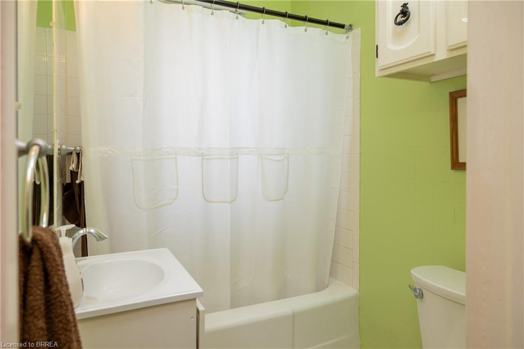 260 Robinson Street Property Photo 13