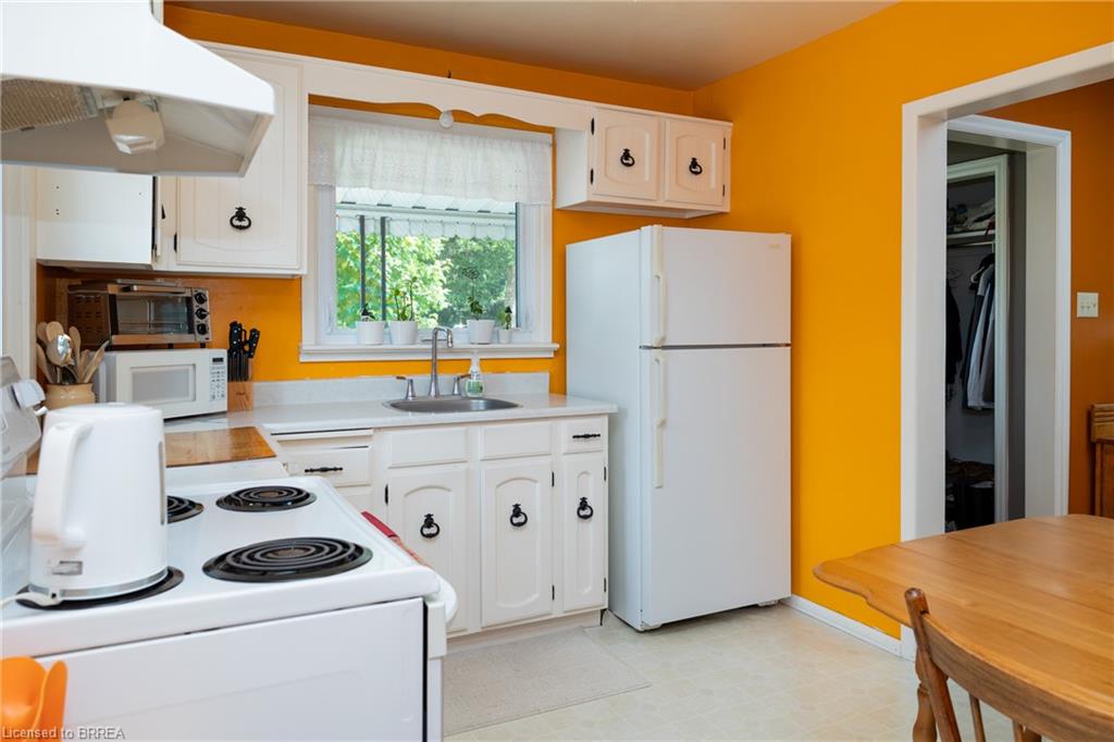 260 Robinson Street Property Photo 15