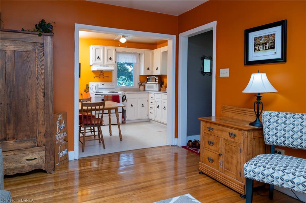 260 Robinson Street Property Photo 16