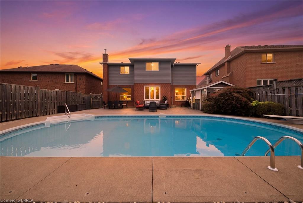92 National Drive Property Photo 4