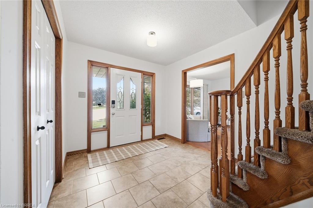 92 National Drive Property Photo 8