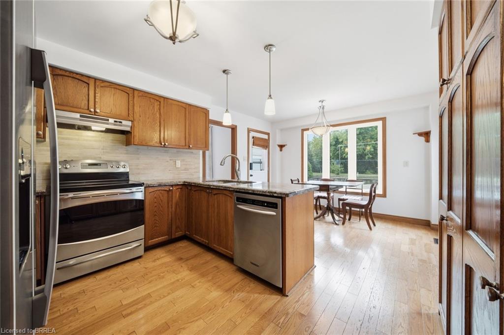 92 National Drive Property Photo 16