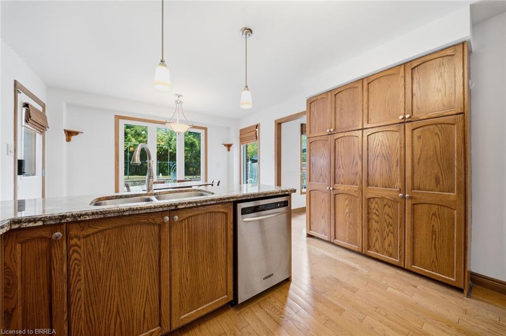 92 National Drive Property Photo 18
