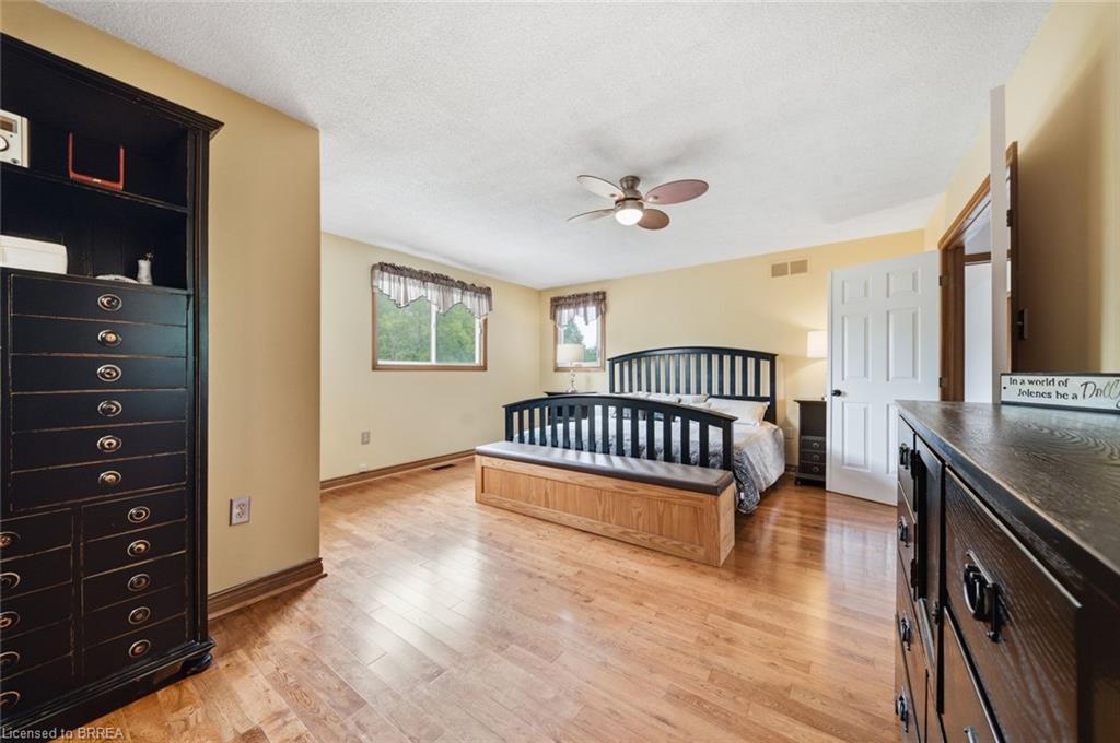 92 National Drive Property Photo 28