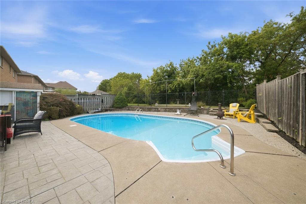 92 National Drive Property Photo 37