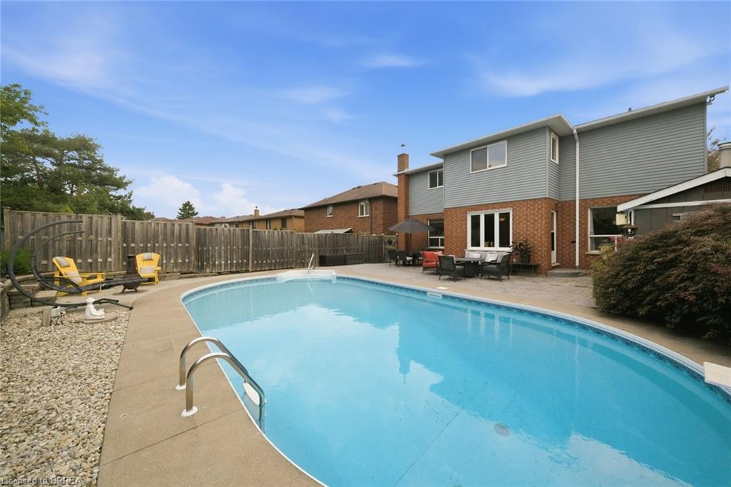 92 National Drive Property Photo 40