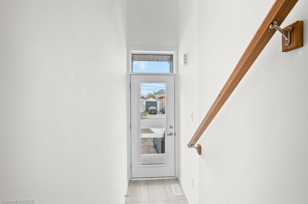 17b Bingham Road Property Photo 4