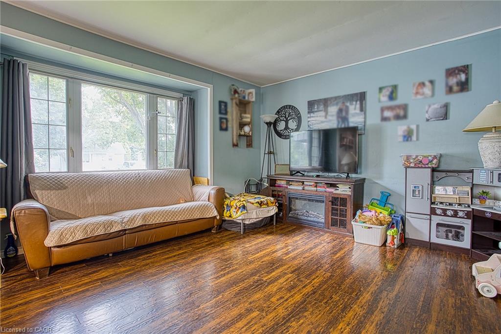 139 Glassco Avenue N Property Photo 7
