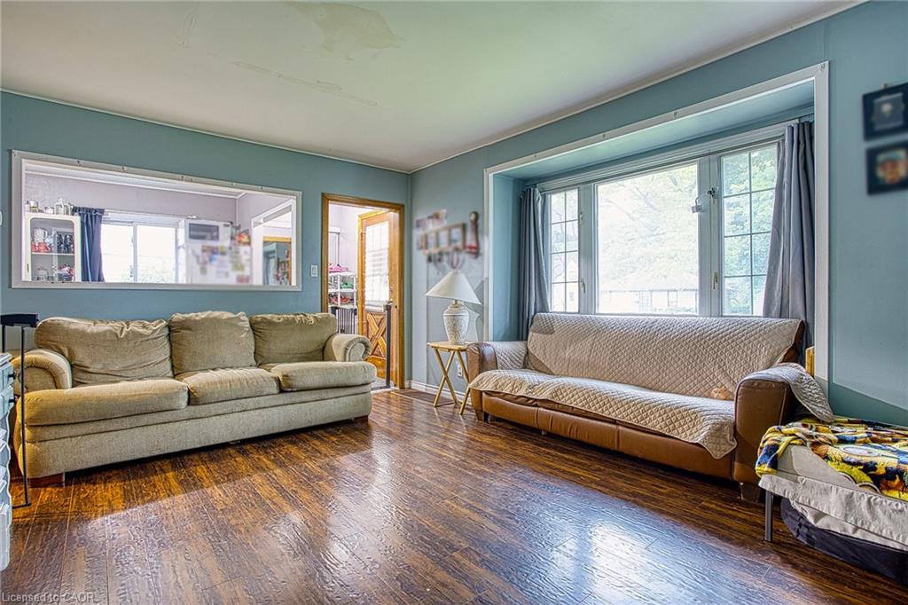 139 Glassco Avenue N Property Photo 8