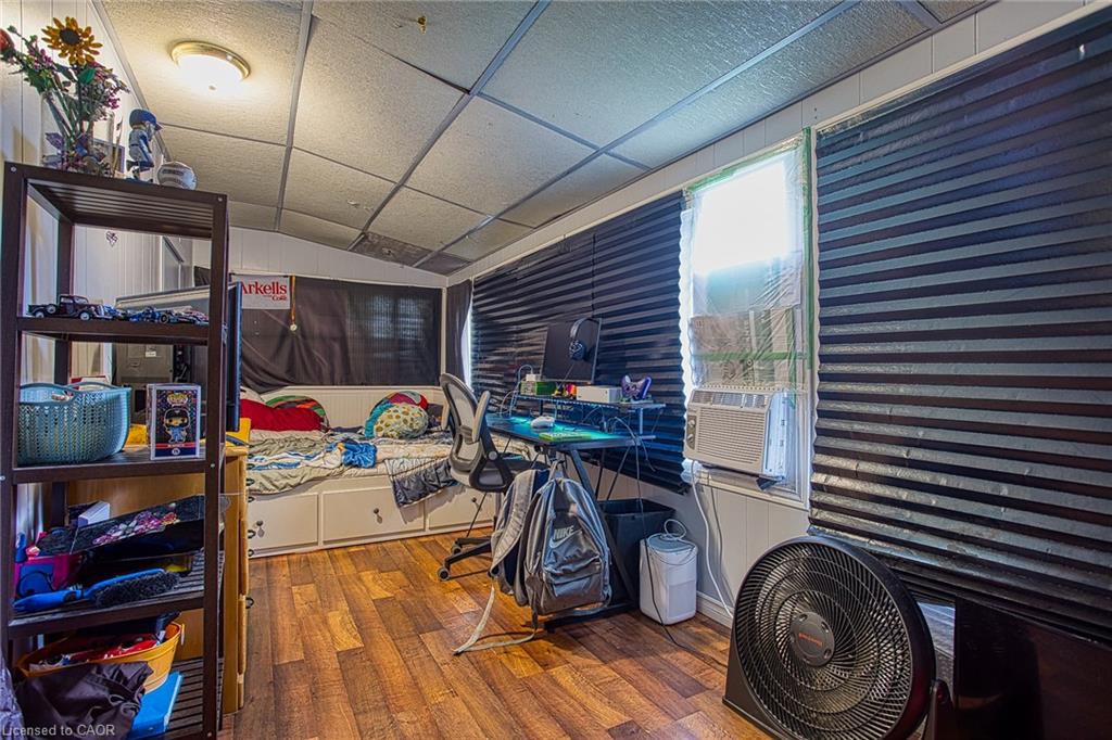 139 Glassco Avenue N Property Photo 10