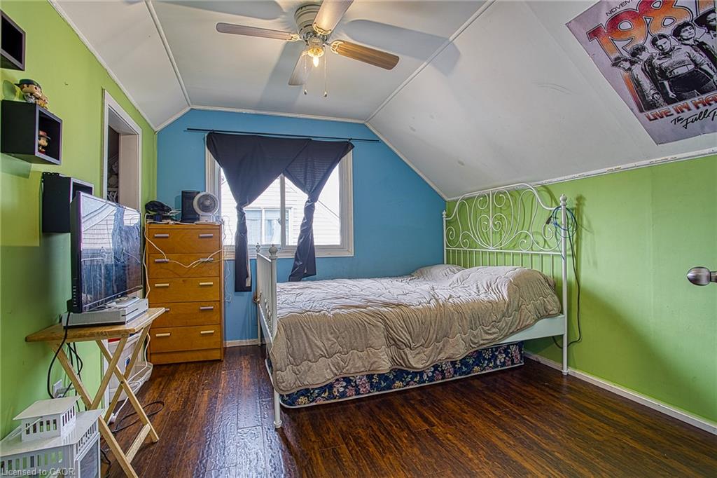 139 Glassco Avenue N Property Photo 13
