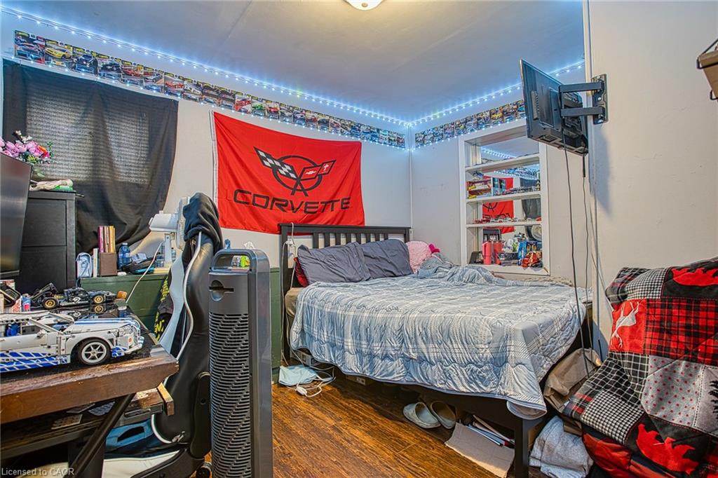 139 Glassco Avenue N Property Photo 14