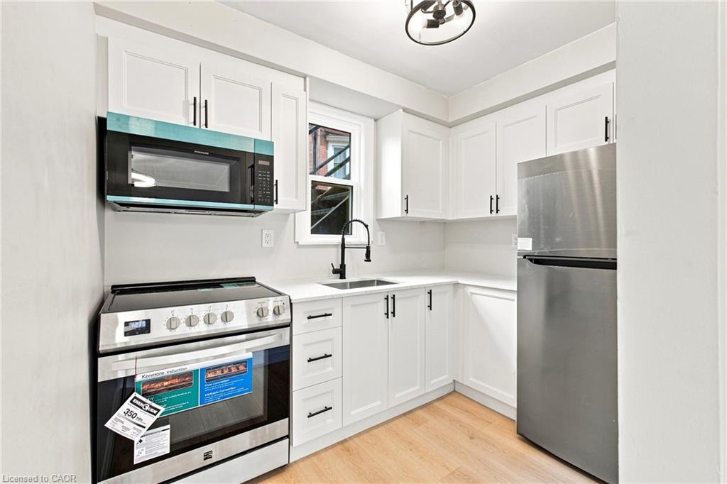 19 Lottridge Street Property Photo 6