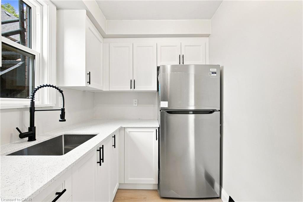 19 Lottridge Street Property Photo 7